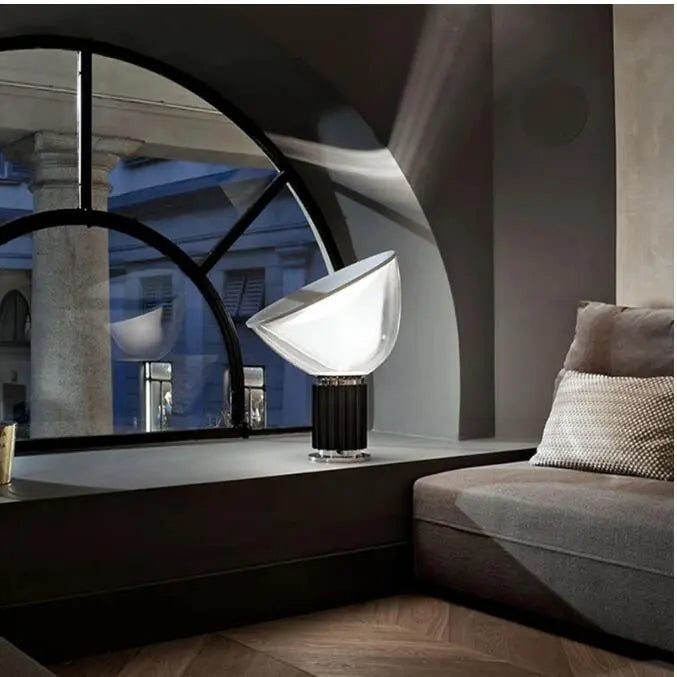 Lámpara de mesa con pantalla de cristal Sofis